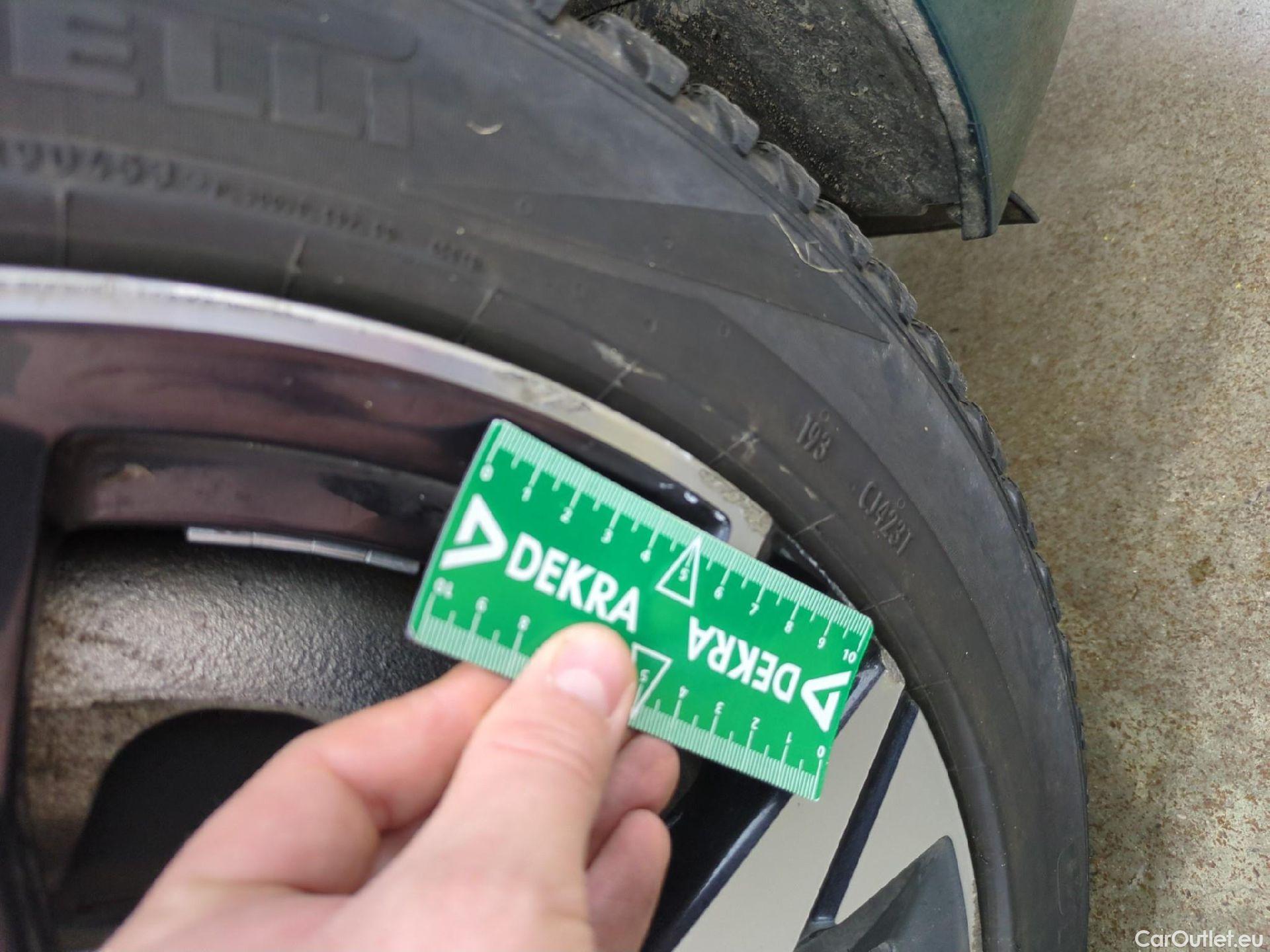  Peugeot  308 PEUGEOT  SW / 2021 / 5P / Break PHEV 180 E-EAT8 ALLURE #22