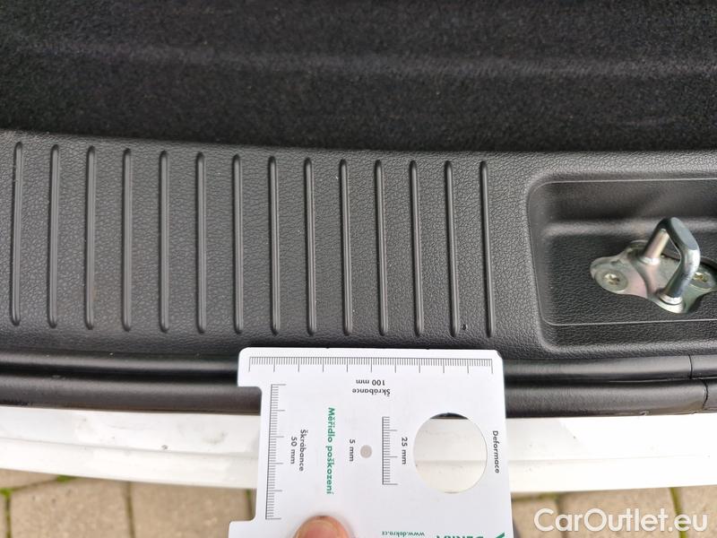  Hyundai  i30   cw (PD)(2017->)  kom.1.6CRDi 115 Smart #15