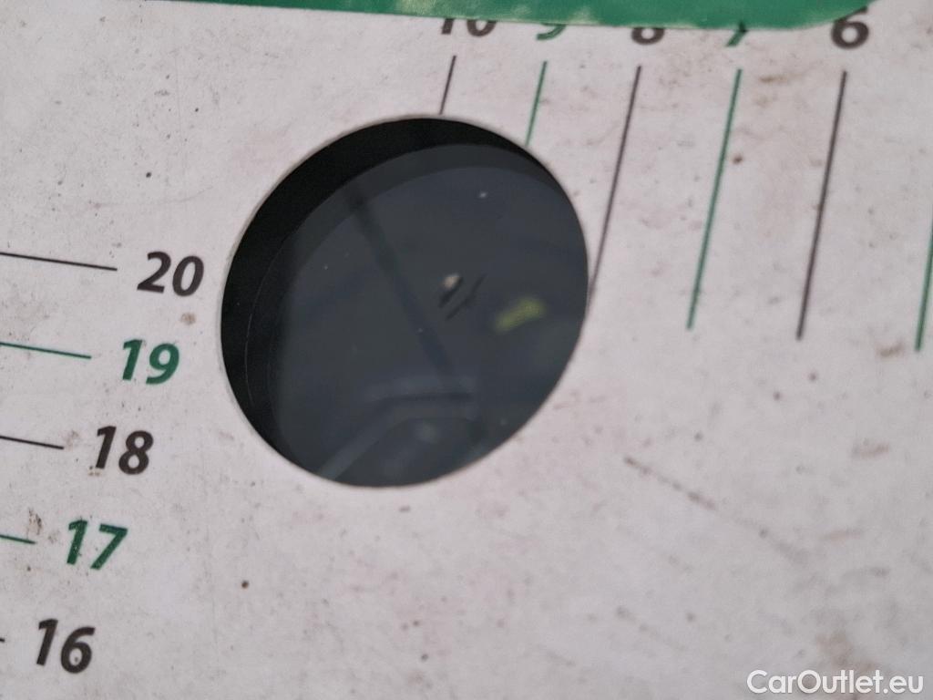  Peugeot  3008 PEUGEOT  / 2020 / 5P / SUV 1.6 HYBRID 225 E-EAT8 Allure Pack #2