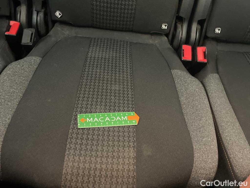  Peugeot  5008 PEUGEOT  / 2020 / 5P / SUV PureTech 130 S&S Active Pack #23