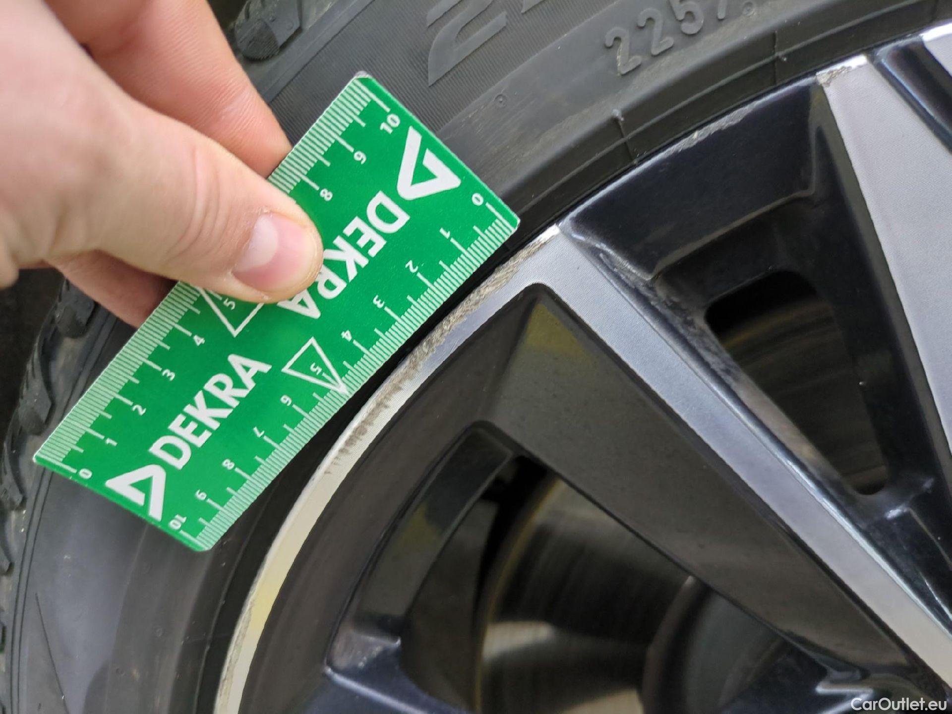  Peugeot  308 PEUGEOT  SW / 2021 / 5P / Break PHEV 180 E-EAT8 ALLURE #17