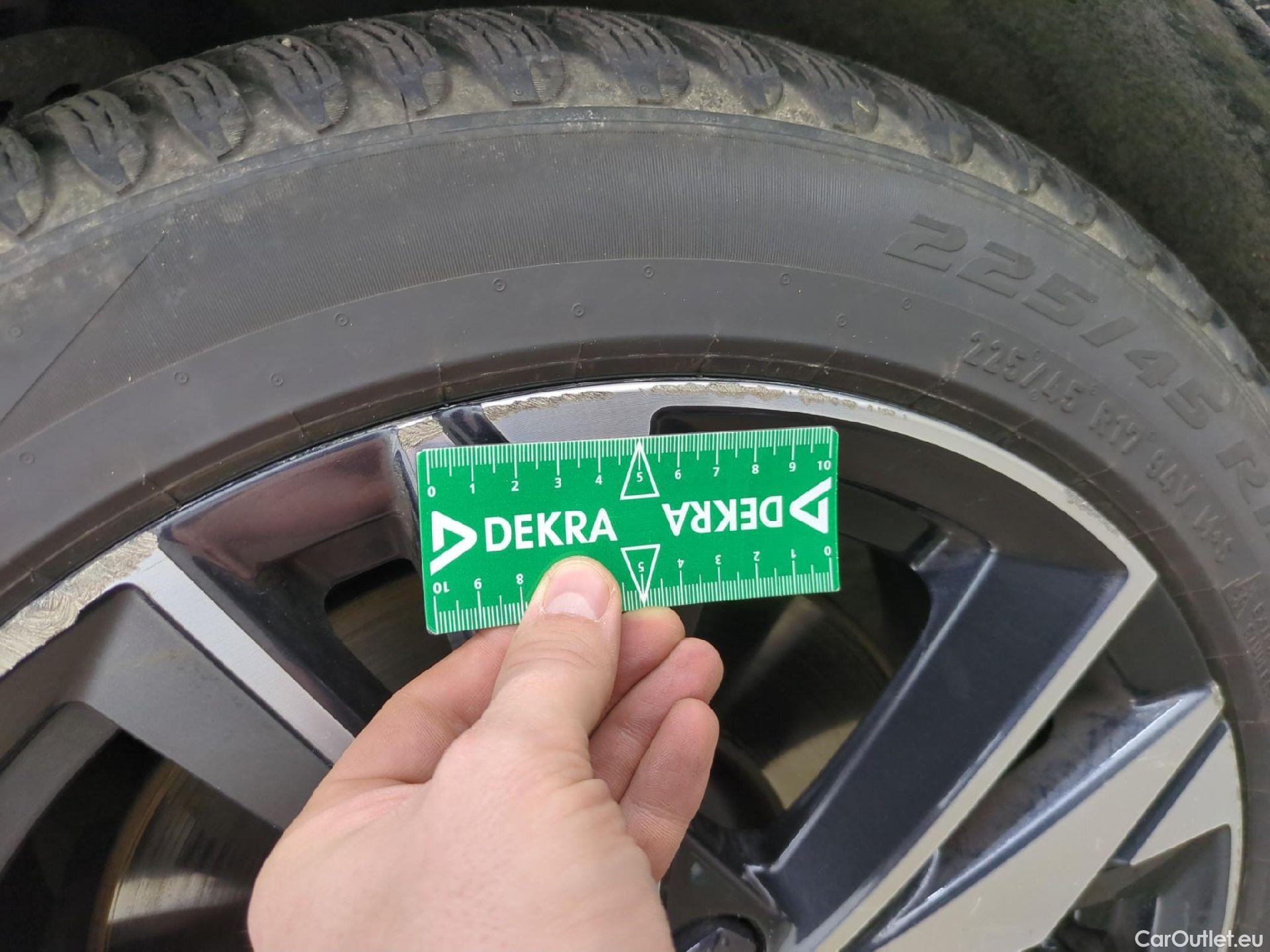  Peugeot  308 PEUGEOT  SW / 2021 / 5P / Break PHEV 180 E-EAT8 ALLURE #29