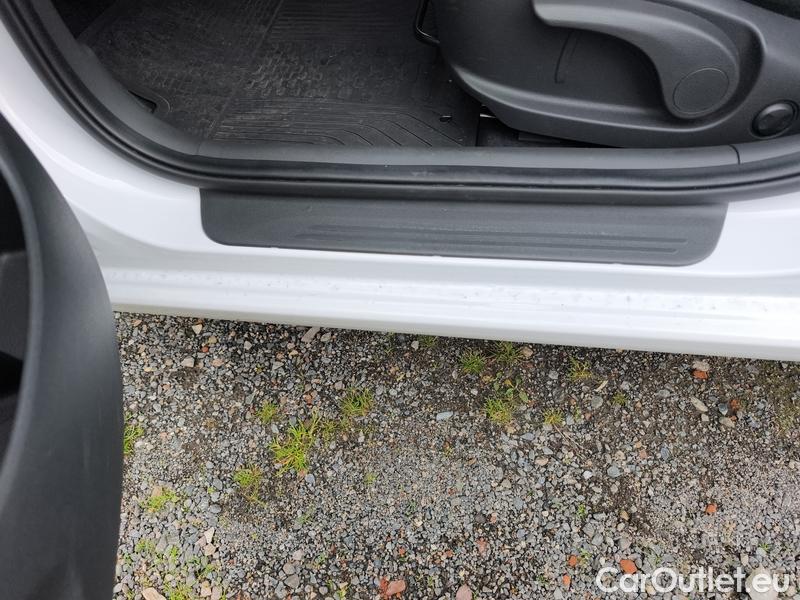  Hyundai  i30  (PD)(01.2017  ->)  kom.1.0TGDI 120 Smart #9