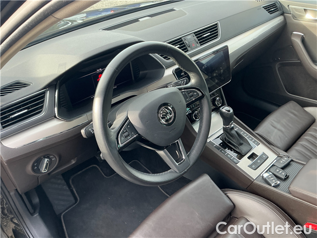  Skoda  Superb Supe.FL2.0TSI 140 L&K AT #22