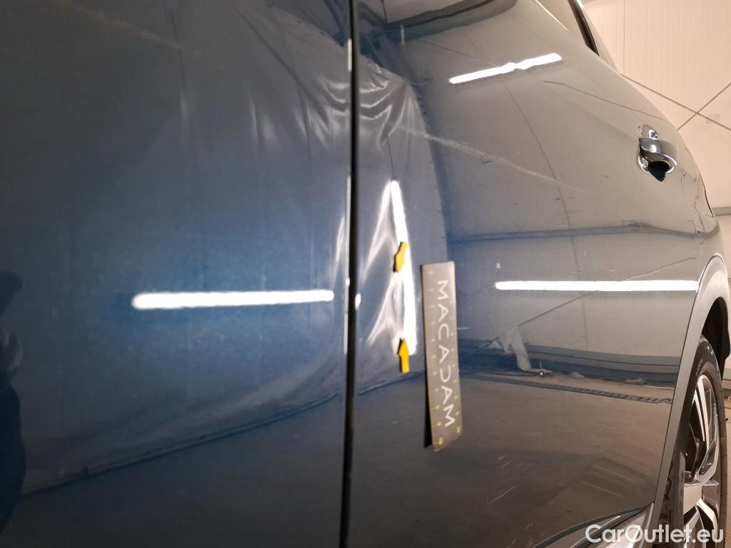  Peugeot  3008 PEUGEOT  / 2020 / 5P / SUV 1.6 HYBRID 225 E-EAT8 Allure Pack #19