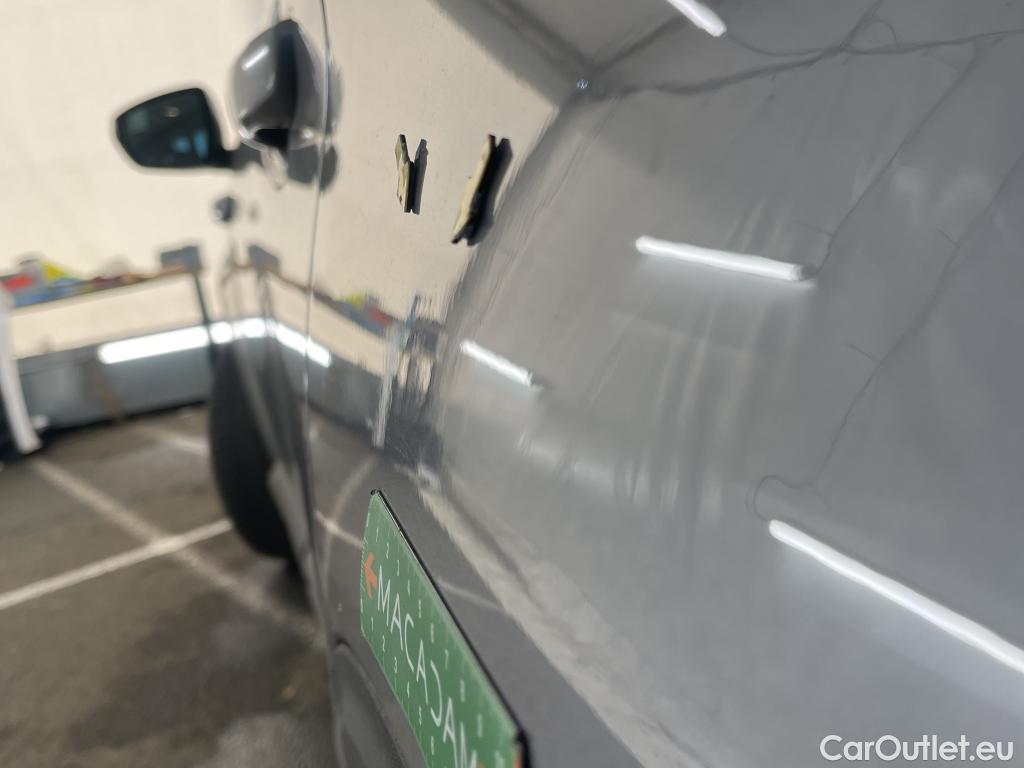  Peugeot  5008 PEUGEOT  / 2020 / 5P / SUV PureTech 130 S&S Active Pack #19