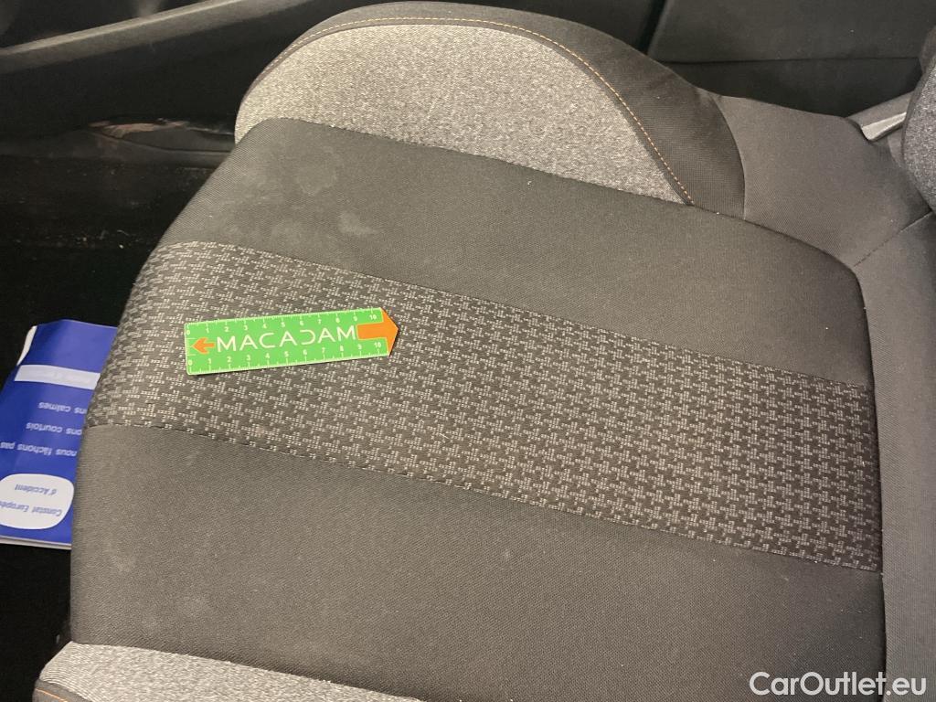  Peugeot  5008 PEUGEOT  / 2020 / 5P / SUV PureTech 130 S&S Active Pack #21