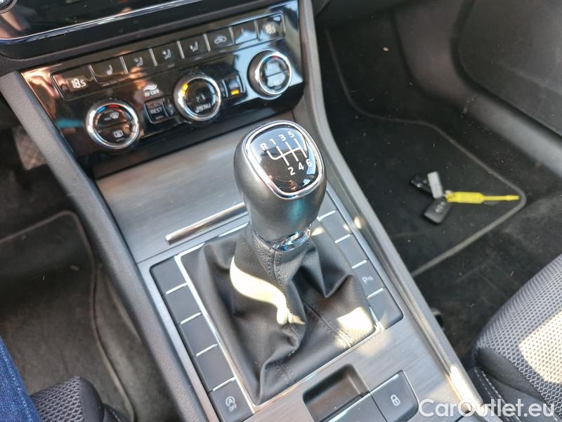  Skoda  Superb  (3V3)(2015) Supe.FL1.5TSI 110 Style #8