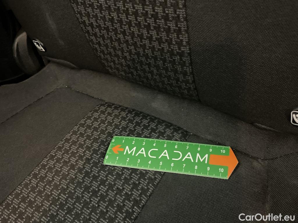  Peugeot  5008 PEUGEOT  / 2020 / 5P / SUV PureTech 130 S&S Active Pack #26