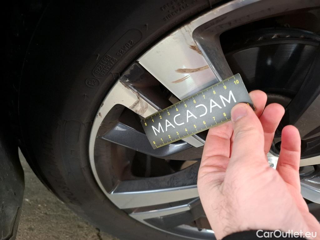  Peugeot  3008 PEUGEOT  / 2020 / 5P / SUV 1.6 HYBRID 225 E-EAT8 Allure Pack #13