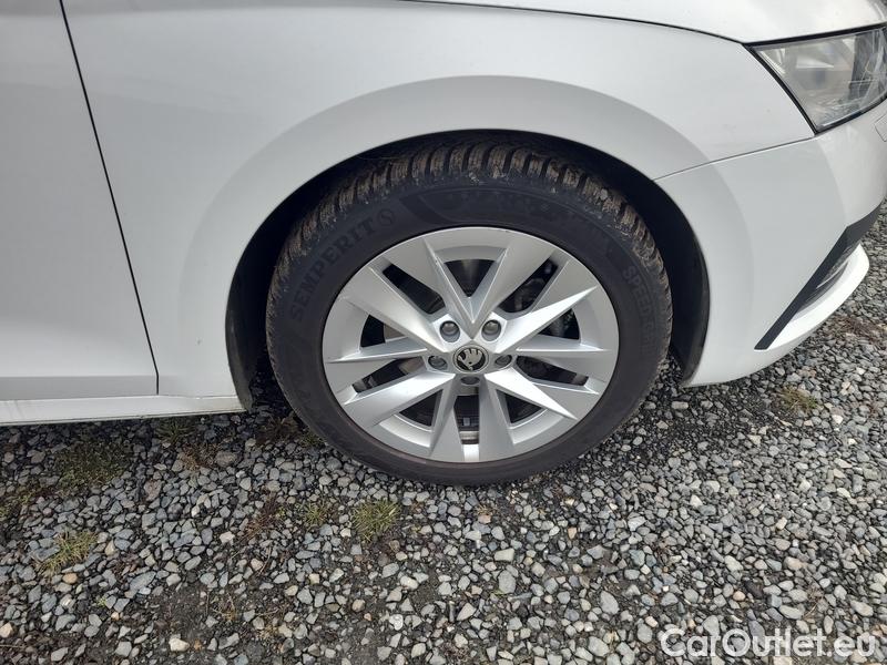  Skoda  Octavia  Lim. (NX3)(2020) Oct. 2.0TDI 110 Style AT 5d #6