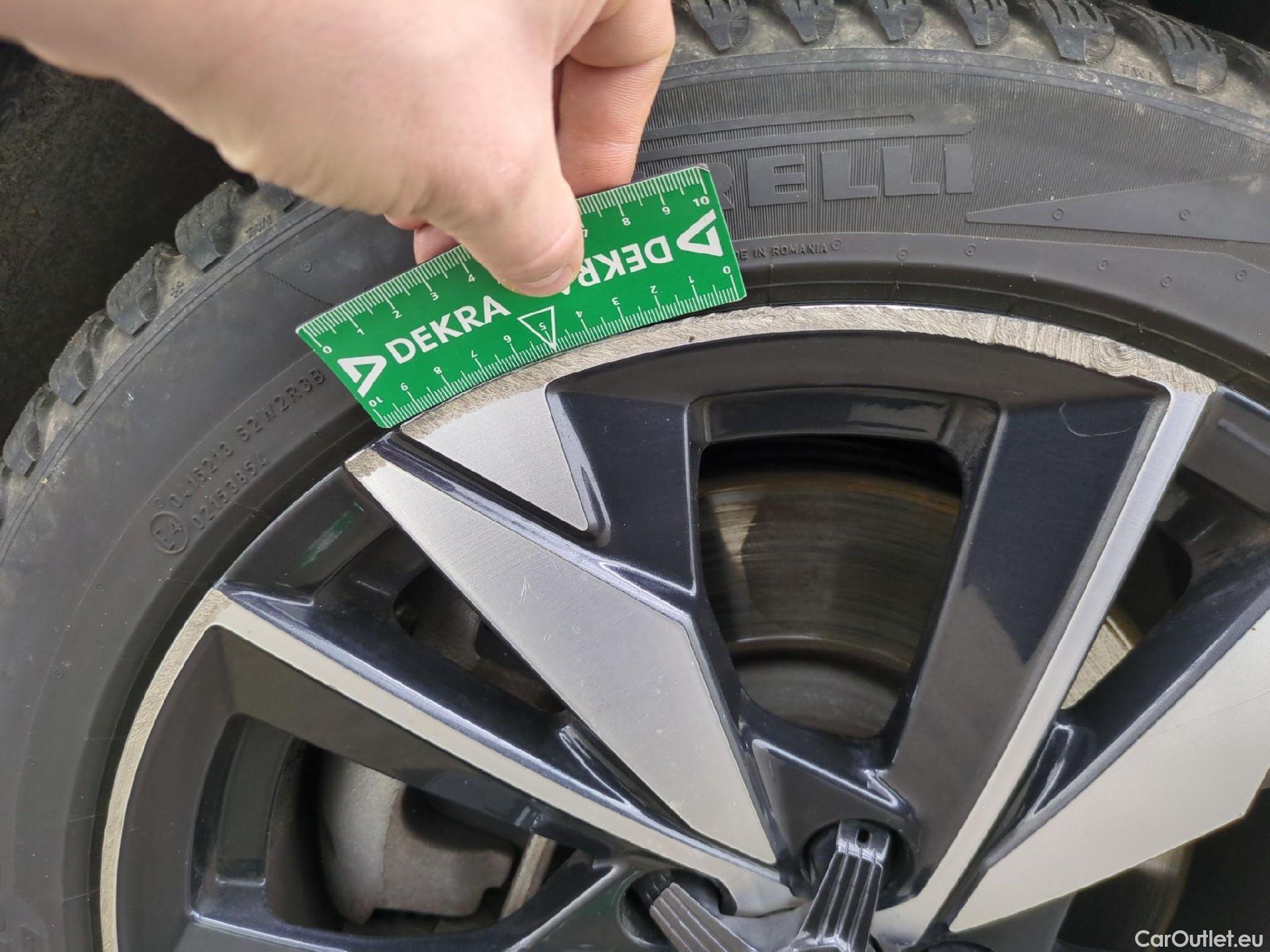  Peugeot  308 PEUGEOT  SW / 2021 / 5P / Break PHEV 180 E-EAT8 ALLURE #33