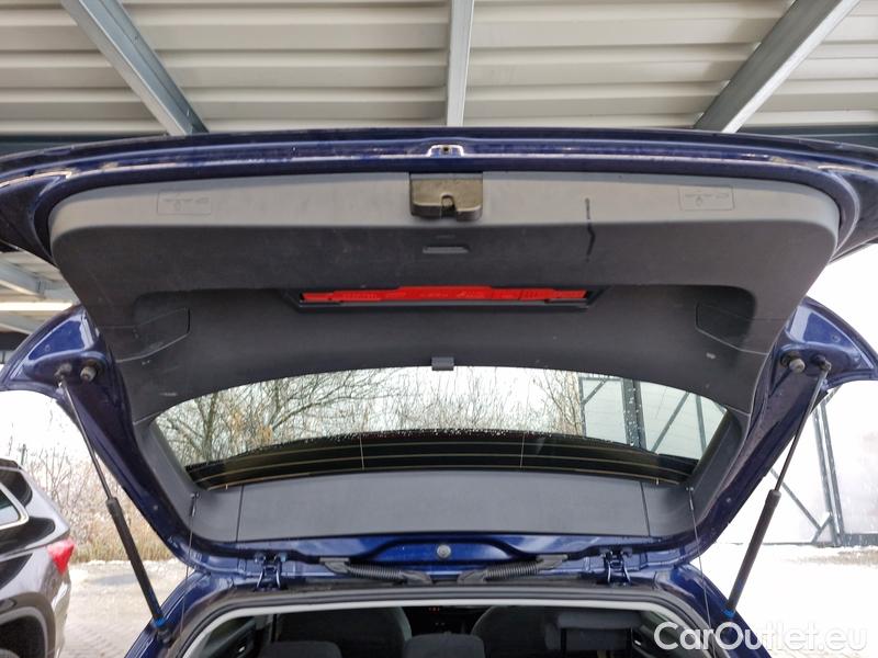  Volkswagen  Golf  VIII (CD1) (2019) 2,0 TDI  110 AT Style 5d #2