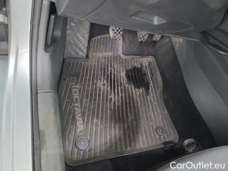  Skoda  Octavia  Combi (NX3)(2020) Oct.Combi 2.0TDI 85 Ambition #9