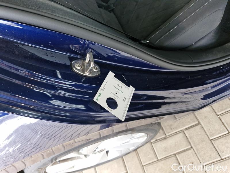  Volkswagen  Golf  VIII (CD1) (2019) 2,0 TDI  110 AT Style 5d #13