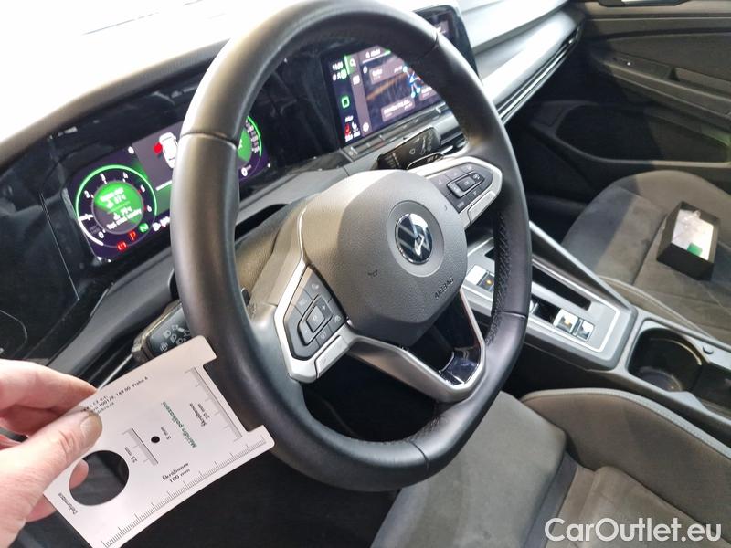  Volkswagen  Golf  VIII (CD1) (2019) 2,0 TDI  110 AT Style 5d #12