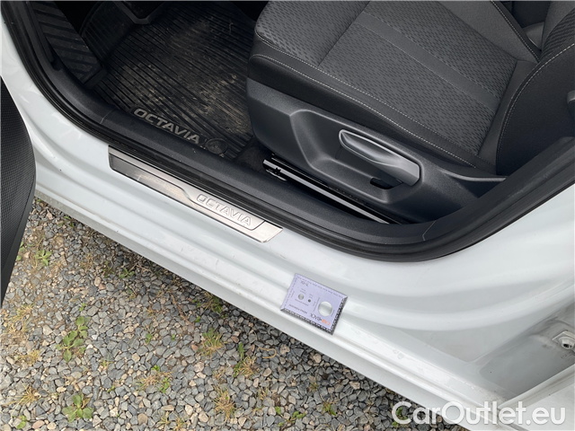  Skoda  Octavia Oct.Combi 2.0TDI 110 Style AT #21