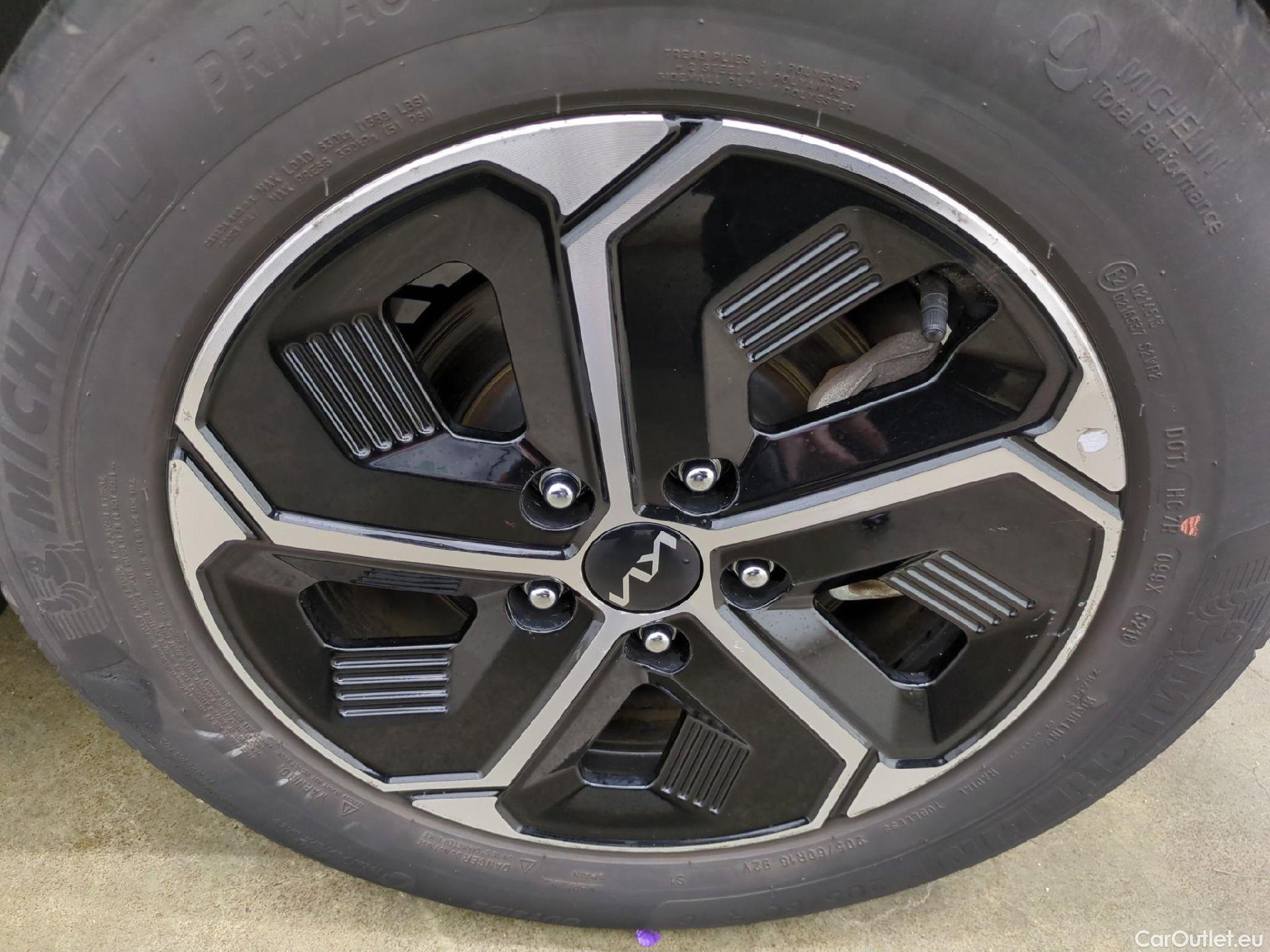  KIA  Niro KIA  / 2022 / 5P / Berline 1.6 GDI 183 PHEV ACTIVE DCT6 #11