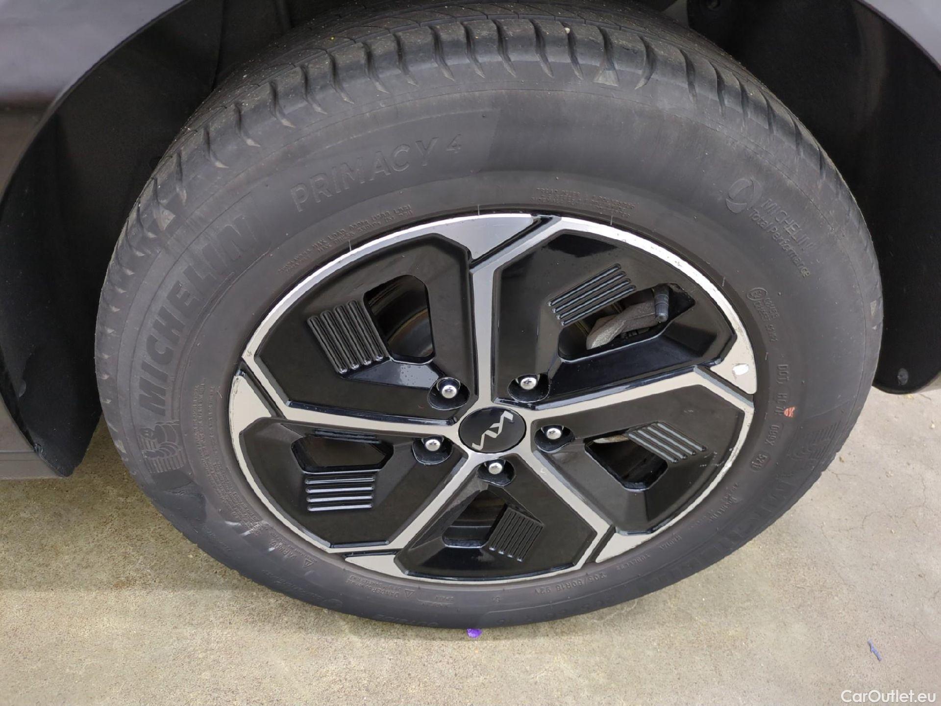  KIA  Niro KIA  / 2022 / 5P / Berline 1.6 GDI 183 PHEV ACTIVE DCT6 #9