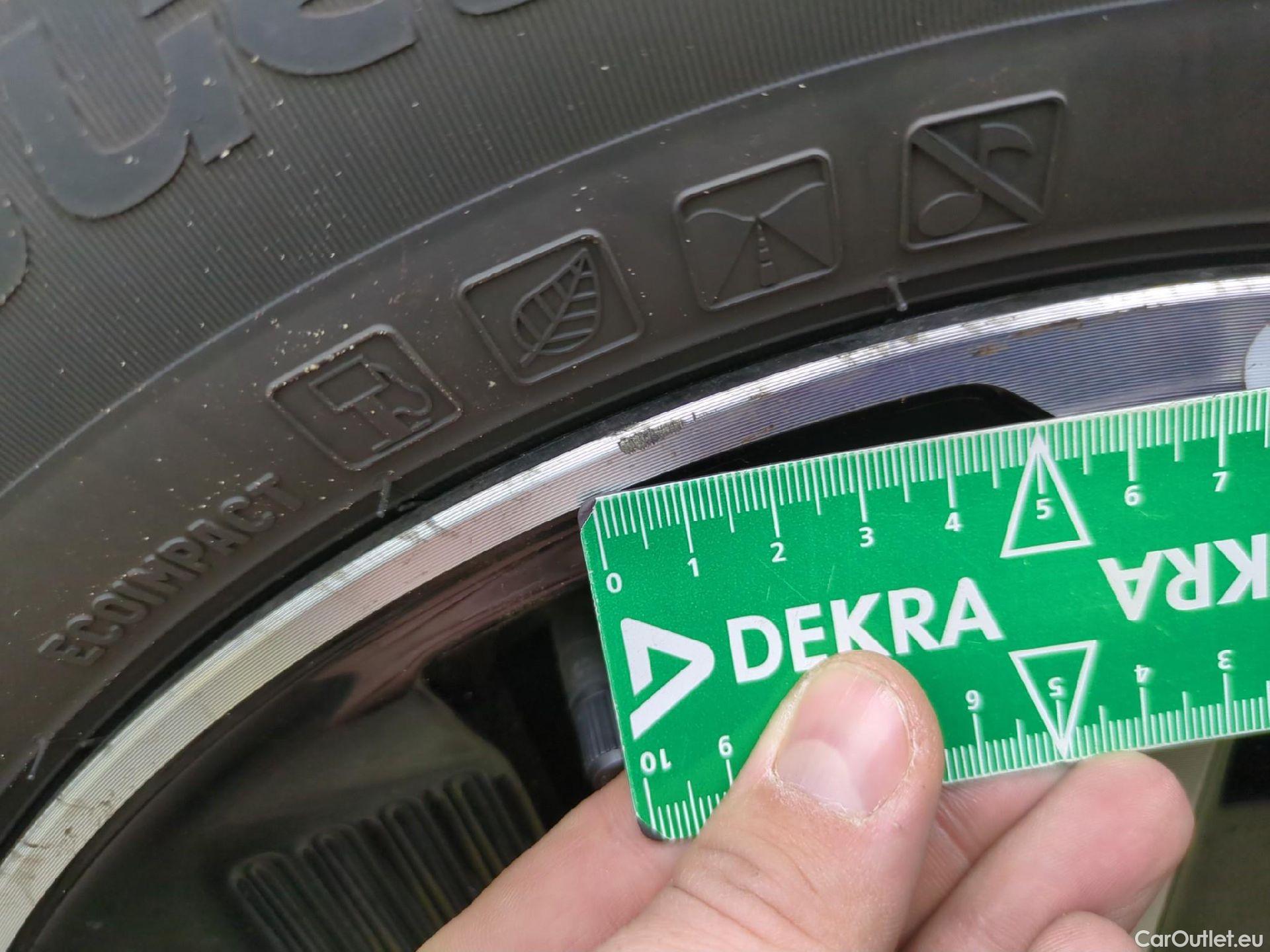  KIA  Niro KIA  / 2022 / 5P / Berline 1.6 GDI 183 PHEV ACTIVE DCT6 #6