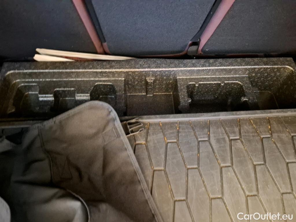  Jaguar  E-PACE JAGUAR  / 2017 / 5P / SUV P300e PHEV BVA AWD R-Dynamic HSE #1