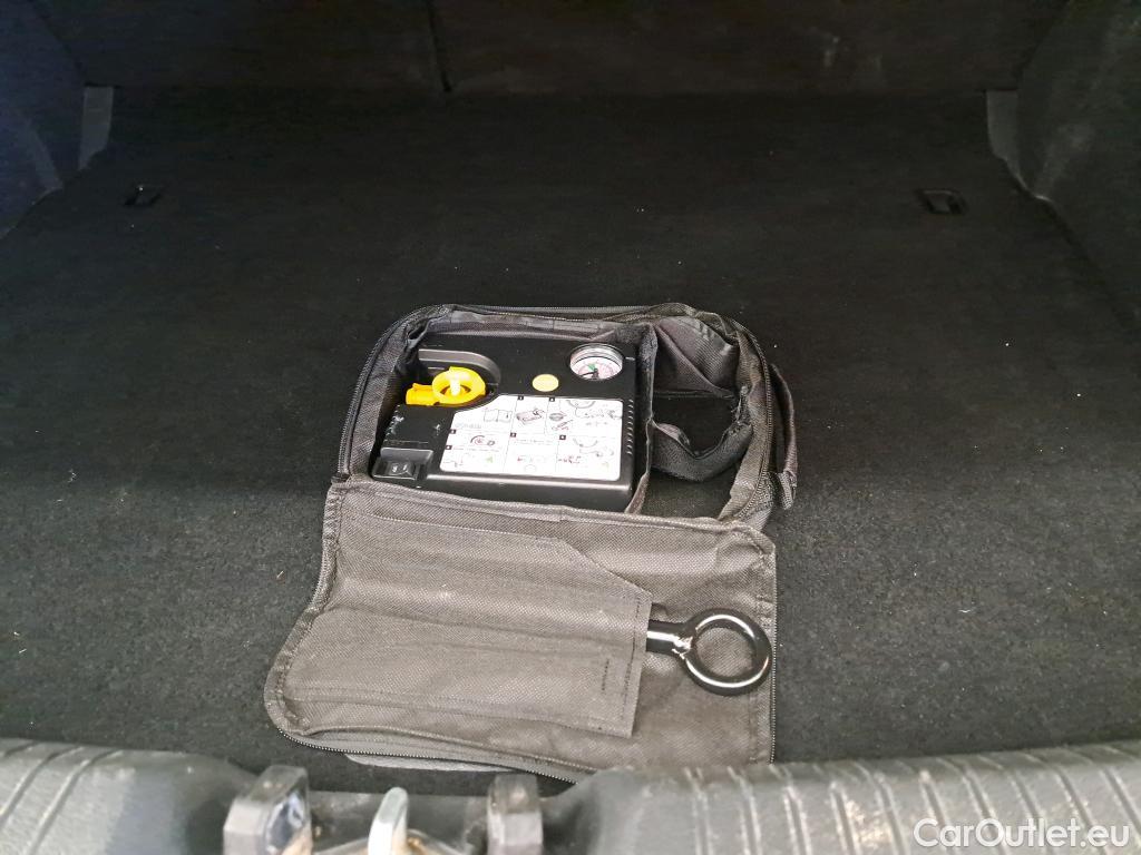  Hyundai  i30 HYUNDAI  / 2020 / 5P / Berline 1.0 T-GDI 120 MHEV I-MT CREATIVE #21