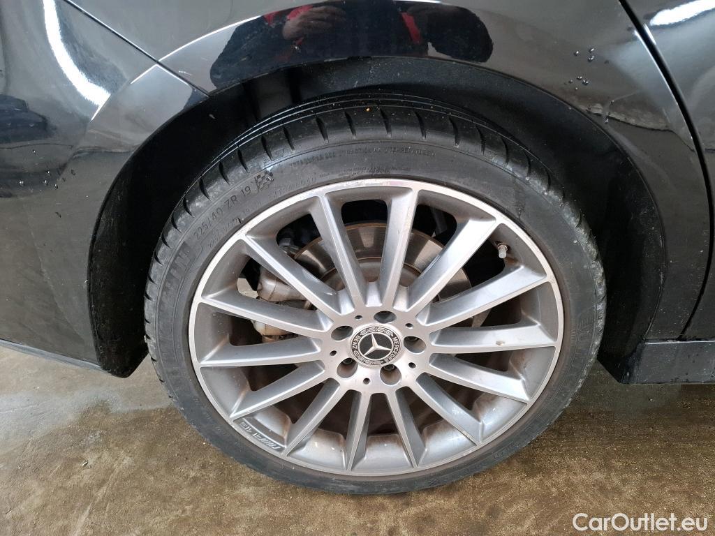  Mercedes  CLA-Klasse MERCEDES-BENZ CLA Coupe / 2019 / 4P / Coupé CLA 250 e AMG Line #24