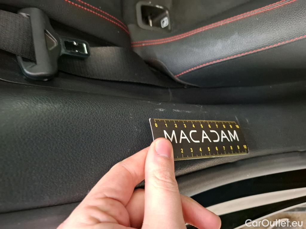  Mercedes  CLA-Klasse MERCEDES-BENZ CLA Coupe / 2019 / 4P / Coupé CLA 250 e AMG Line #41