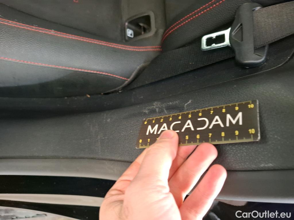  Mercedes  CLA-Klasse MERCEDES-BENZ CLA Coupe / 2019 / 4P / Coupé CLA 250 e AMG Line #47