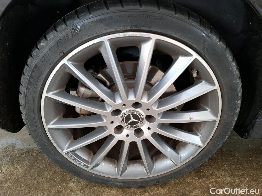  Mercedes  CLA-Klasse MERCEDES-BENZ CLA Coupe / 2019 / 4P / Coupé CLA 250 e AMG Line #25