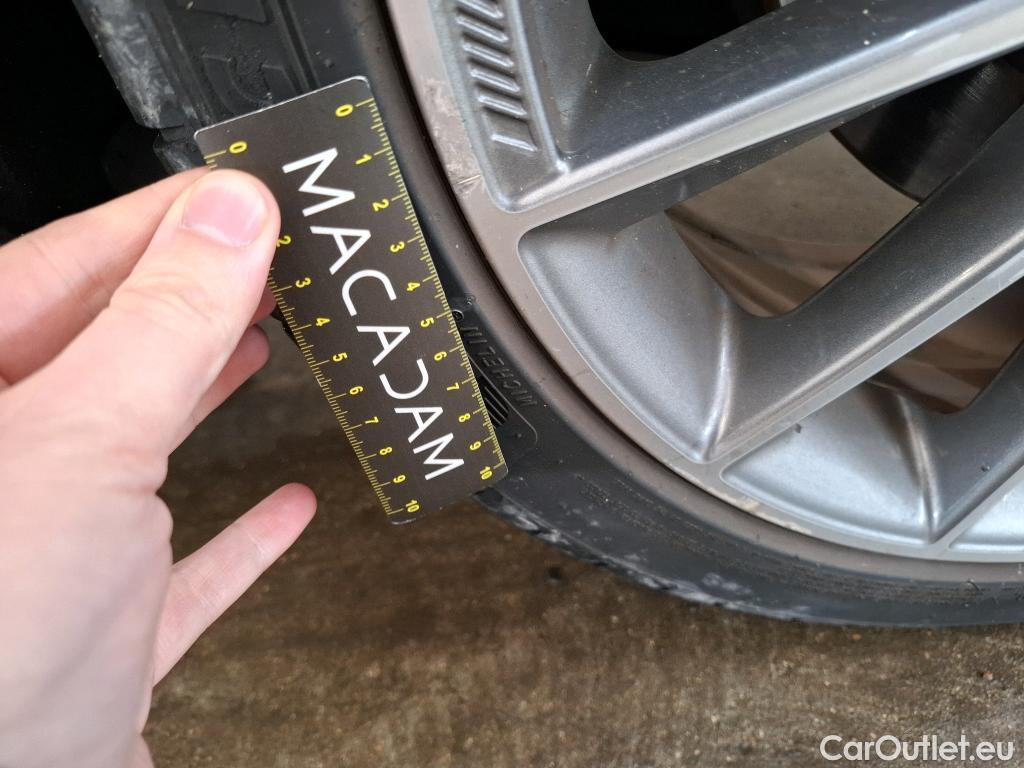  Mercedes  CLA-Klasse MERCEDES-BENZ CLA Coupe / 2019 / 4P / Coupé CLA 250 e AMG Line #35