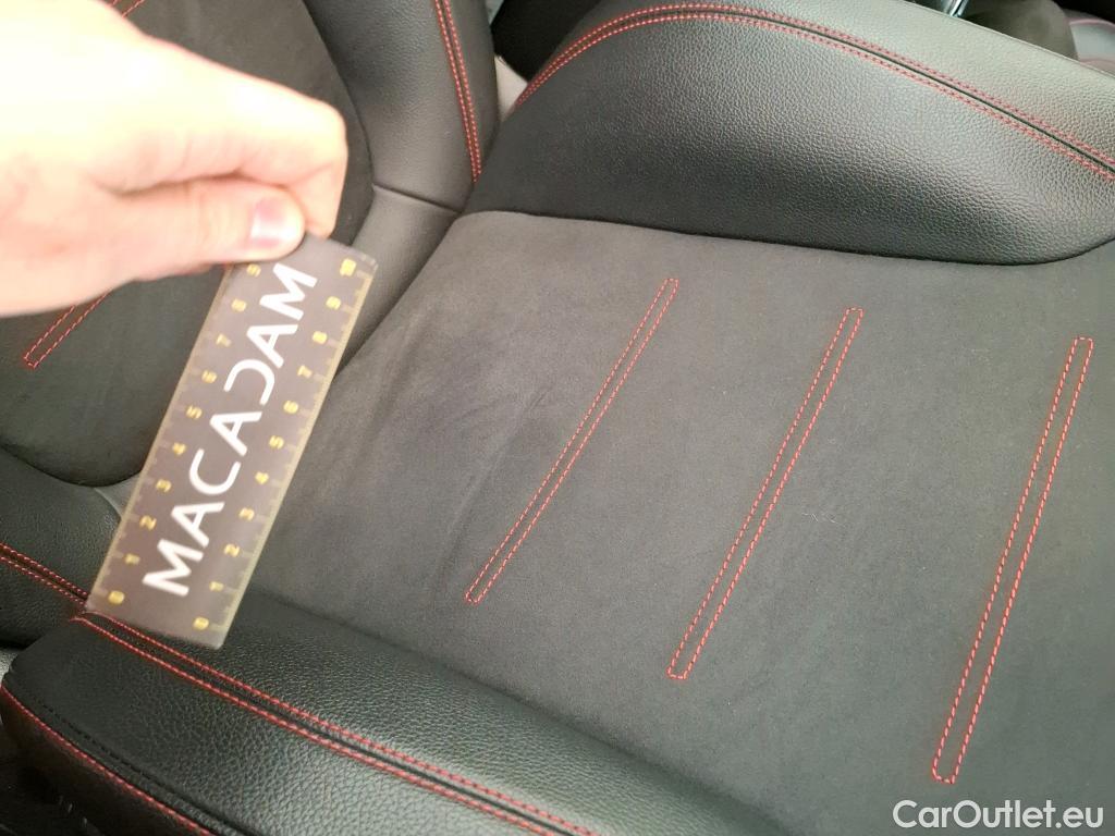  Mercedes  CLA-Klasse MERCEDES-BENZ CLA Coupe / 2019 / 4P / Coupé CLA 250 e AMG Line #53