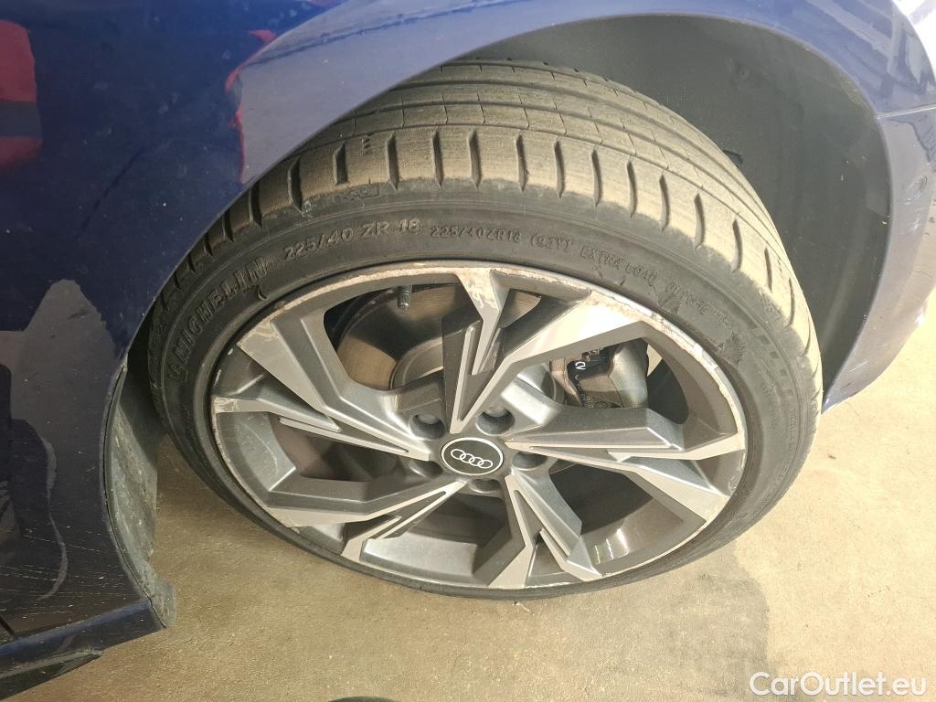  Audi  A3 AUDI  Sportback / 2020 / 5P / Berline 40 TFSI e 204 S Tronic S Line #47