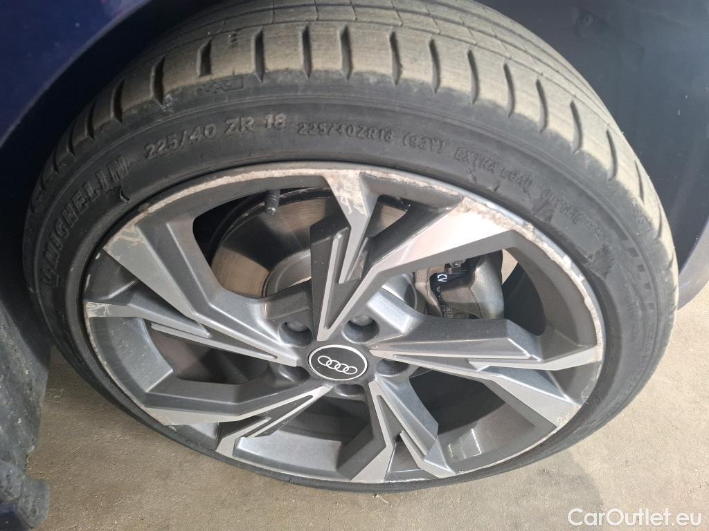  Audi  A3 AUDI  Sportback / 2020 / 5P / Berline 40 TFSI e 204 S Tronic S Line #48