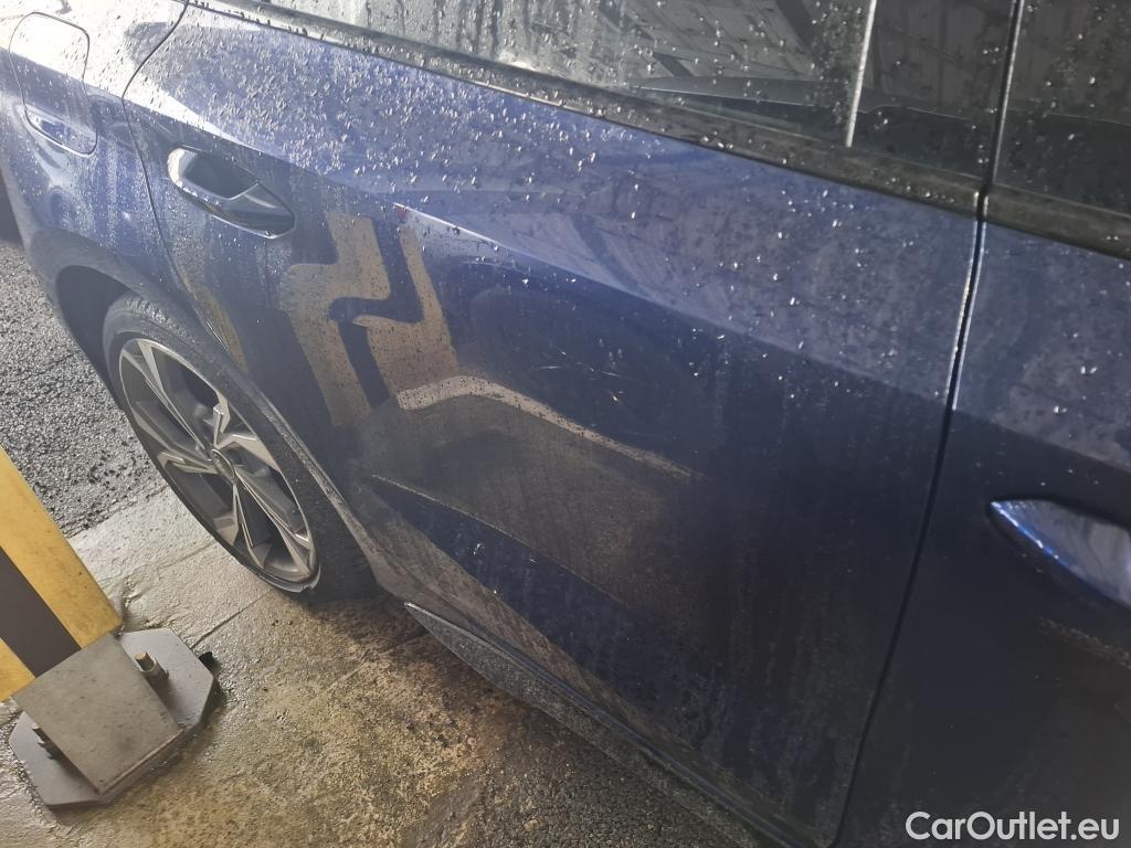  Audi  A3 AUDI  Sportback / 2020 / 5P / Berline 40 TFSI e 204 S Tronic S Line #24