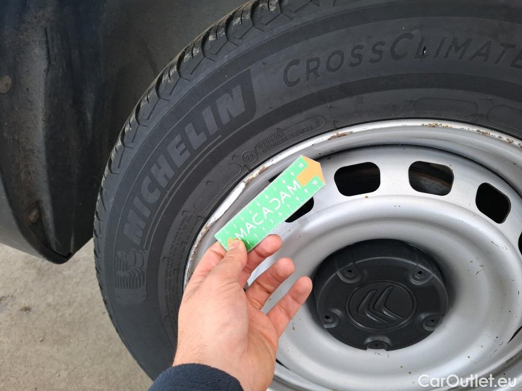  Citroen  Berlingo CITROEN  / 2018 / 4P / Fourgonnette M 650kg BlueHDi 75 S&S BVM Club #16