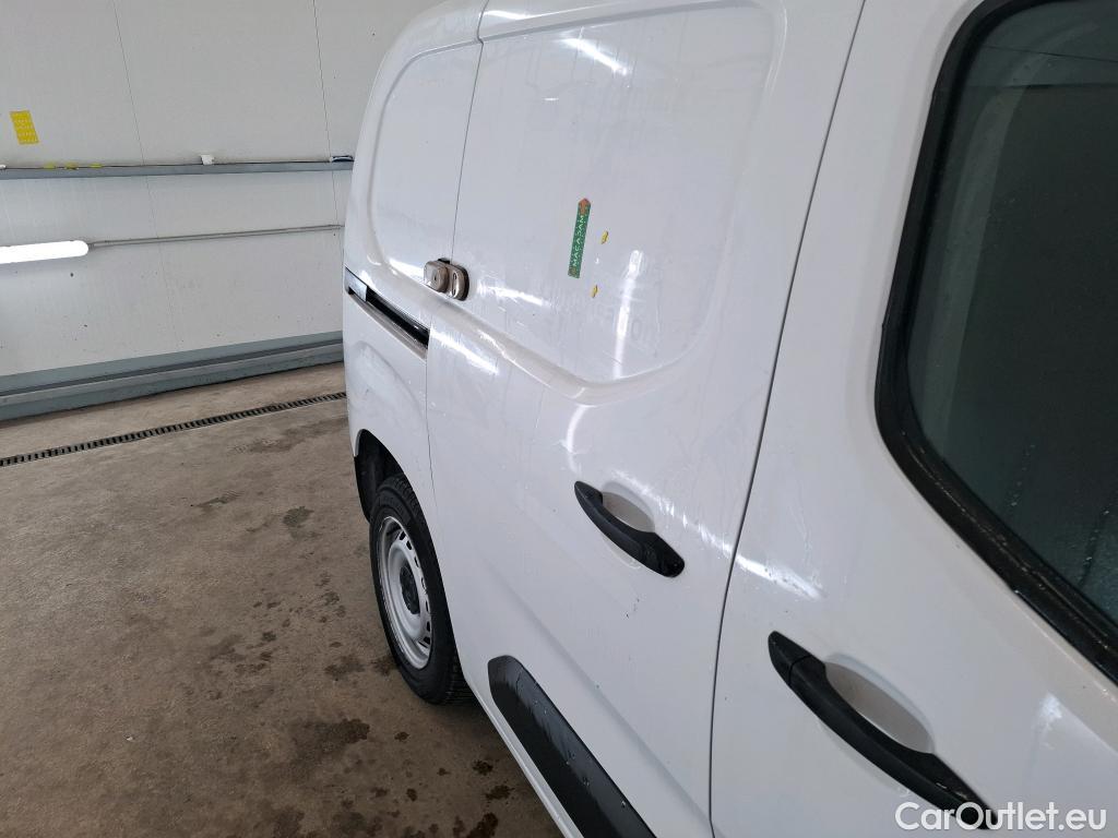  Citroen  Berlingo CITROEN  / 2018 / 4P / Fourgonnette M 650kg BlueHDi 75 S&S BVM Club #19