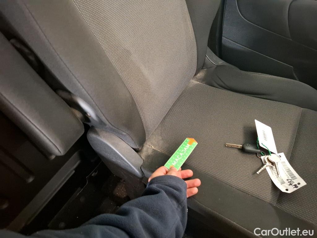  Citroen  Berlingo CITROEN  / 2018 / 4P / Fourgonnette M 650kg BlueHDi 75 S&S BVM Club #22