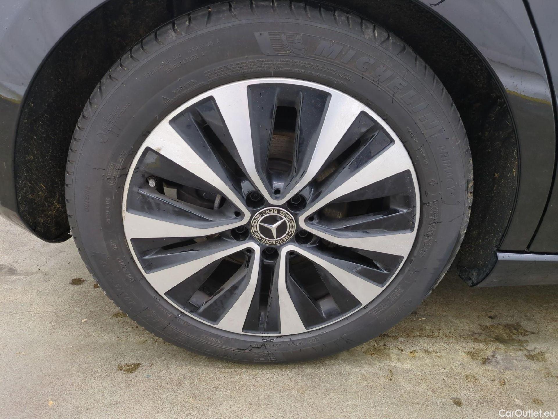  Mercedes  A-Klasse MERCEDES-BENZ Classe A Compact / 2018 / 5P / Berline A 200 d Business Line 8G-DCT #6