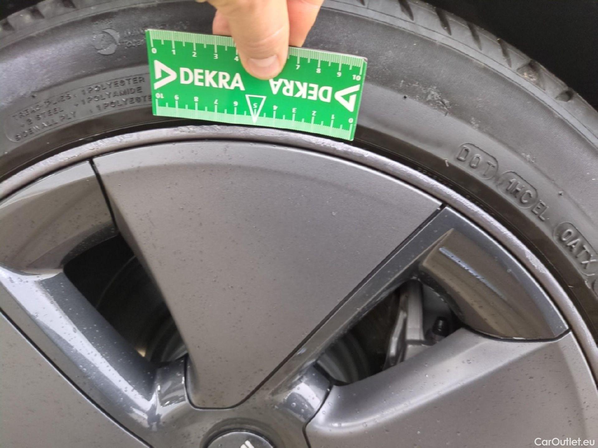  Tesla  Model 3 TESLA  / 2018 / 4P / Berline Autonomie Standard Plus RWD #18