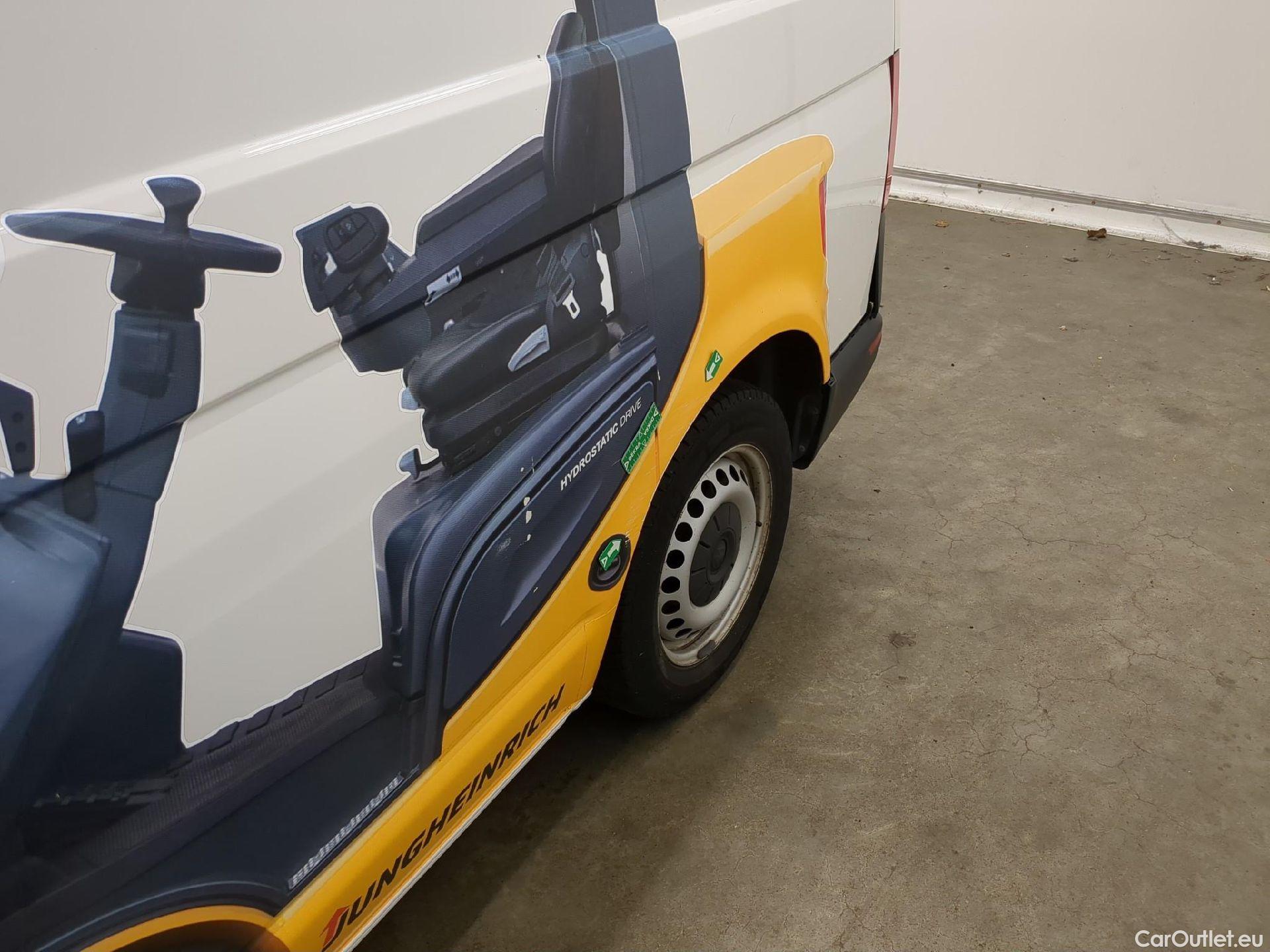  Volkswagen  Transporter T6  Fourgon 2.0 100CV BVM5 #24