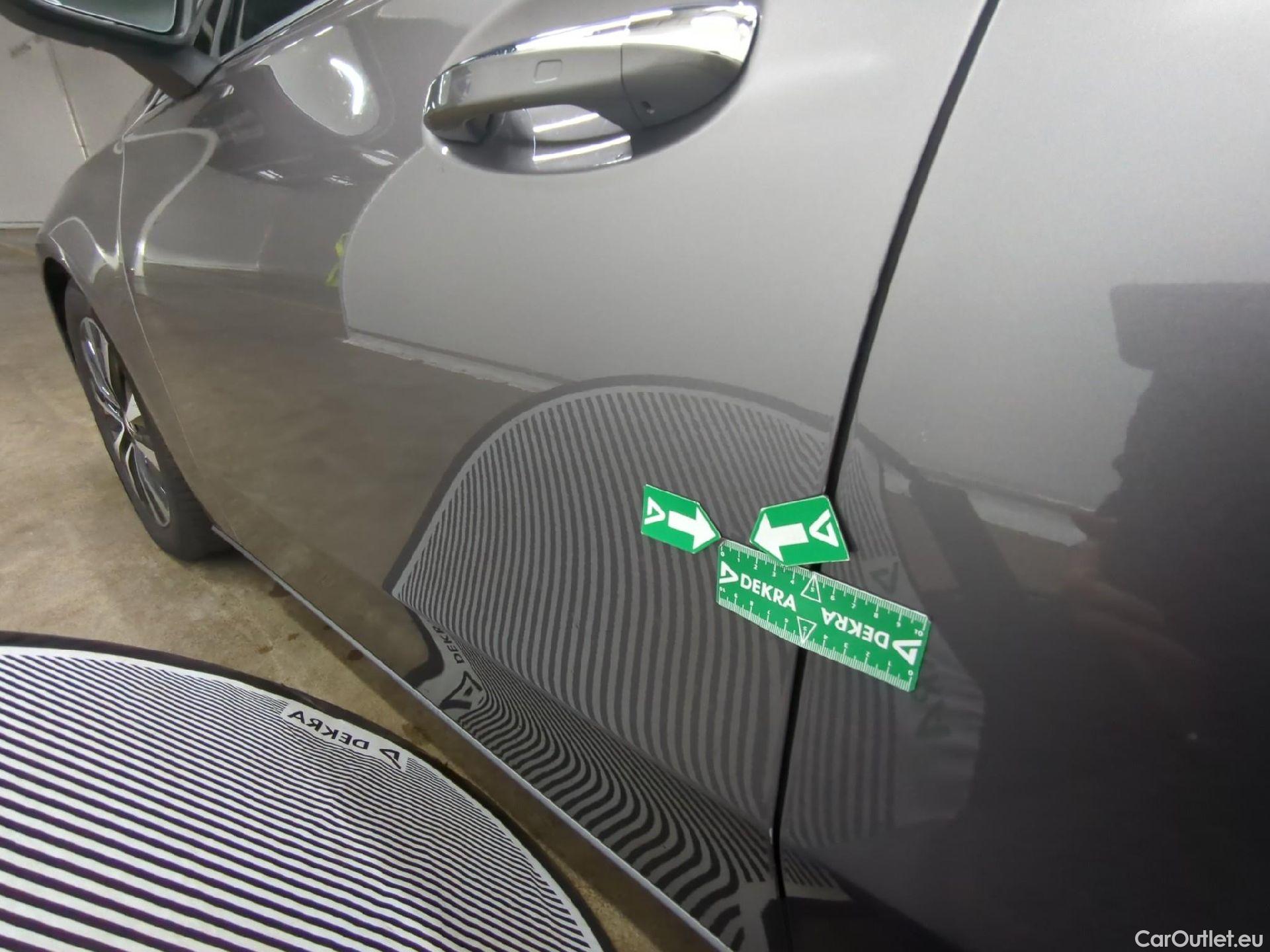  Mercedes  A-Klasse MERCEDES-BENZ Classe A Berline / 2018 / 4P / Berline A 200 d Business Line 8G-DCT #9