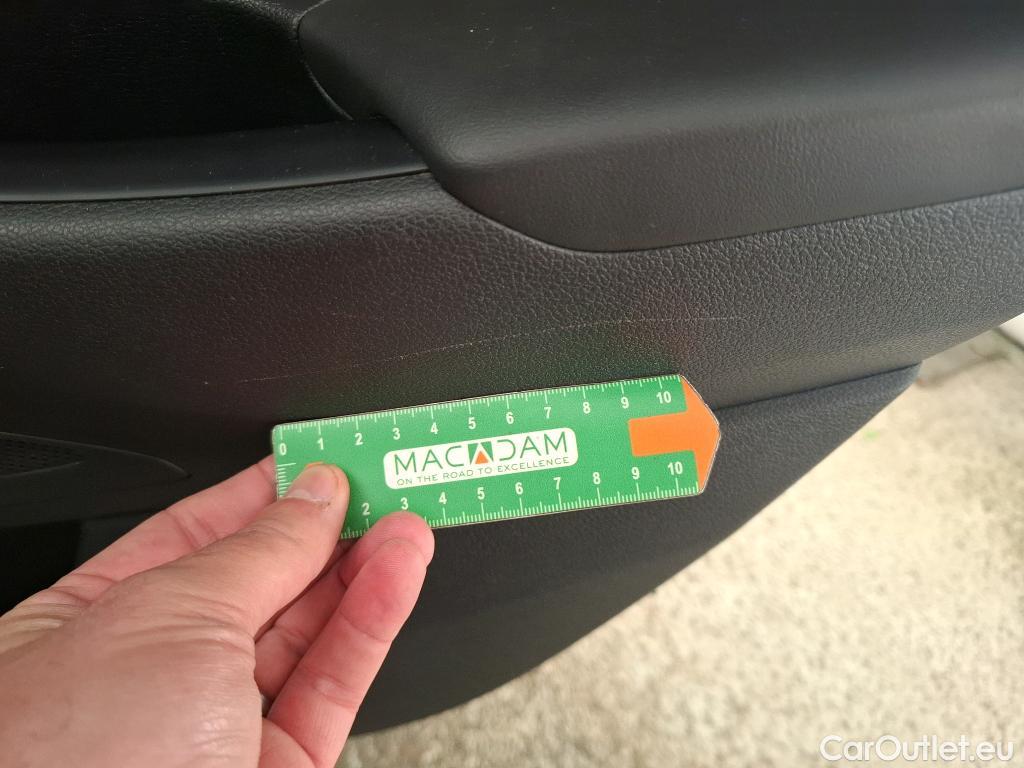  Hyundai  Tucson HYUNDAI  / 2018 / 5P / SUV 1.6 CRDI 115 HYBRID 48V CREATIVE #50