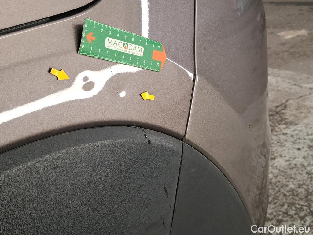  Hyundai  Tucson HYUNDAI  / 2018 / 5P / SUV 1.6 CRDI 115 HYBRID 48V CREATIVE #19