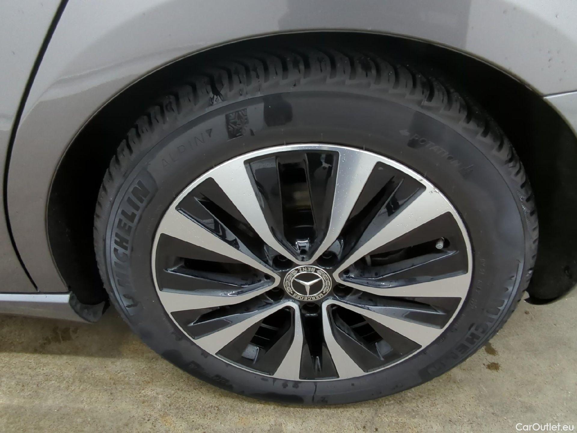  Mercedes  A-Klasse MERCEDES-BENZ Classe A Berline / 2018 / 4P / Berline A 200 d Business Line 8G-DCT #3