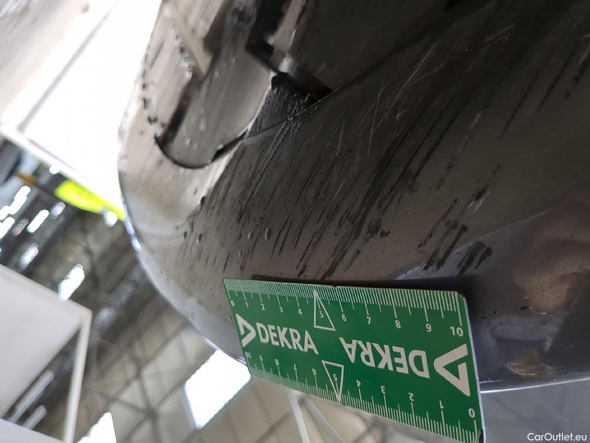  Mercedes  A-Klasse MERCEDES-BENZ Classe A Berline / 2018 / 4P / Berline A 200 d Business Line 8G-DCT #8