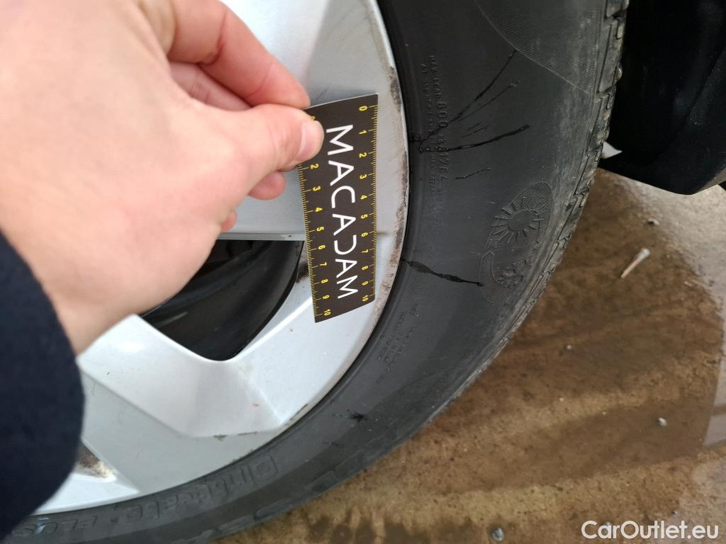  Nissan  Qashqai NISSAN  / 2017 / 5P / Crossover 1.5 DCI 115 DCT Business Edition #24