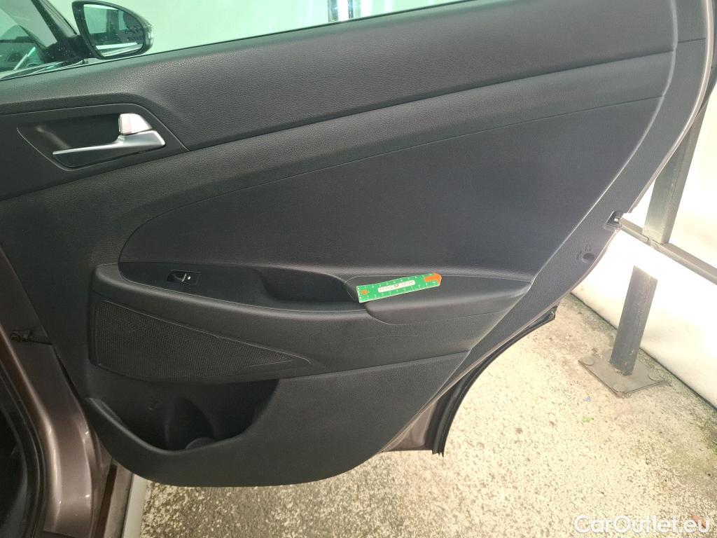  Hyundai  Tucson HYUNDAI  / 2018 / 5P / SUV 1.6 CRDI 115 HYBRID 48V CREATIVE #49