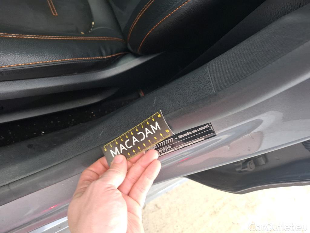  Mercedes  CLA-Klasse MERCEDES-BENZ CLA Coupe / 2019 / 4P / Coupé CLA 200 AMG Line BA7 #3