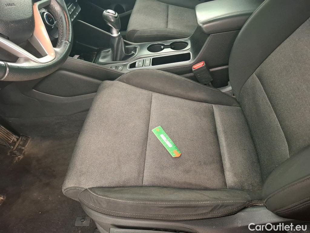  Hyundai  Tucson HYUNDAI  / 2018 / 5P / SUV 1.6 CRDI 115 HYBRID 48V CREATIVE #39